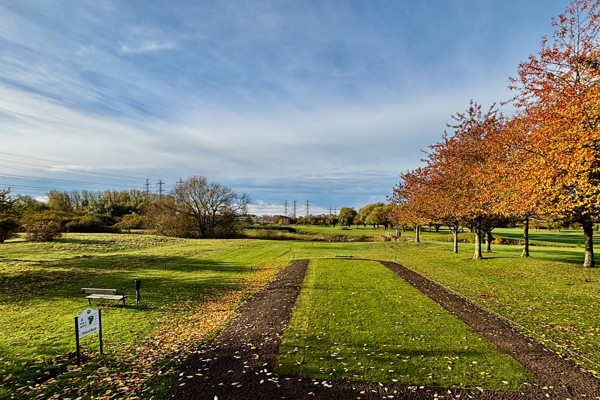 Nu lägger vi om tre tees